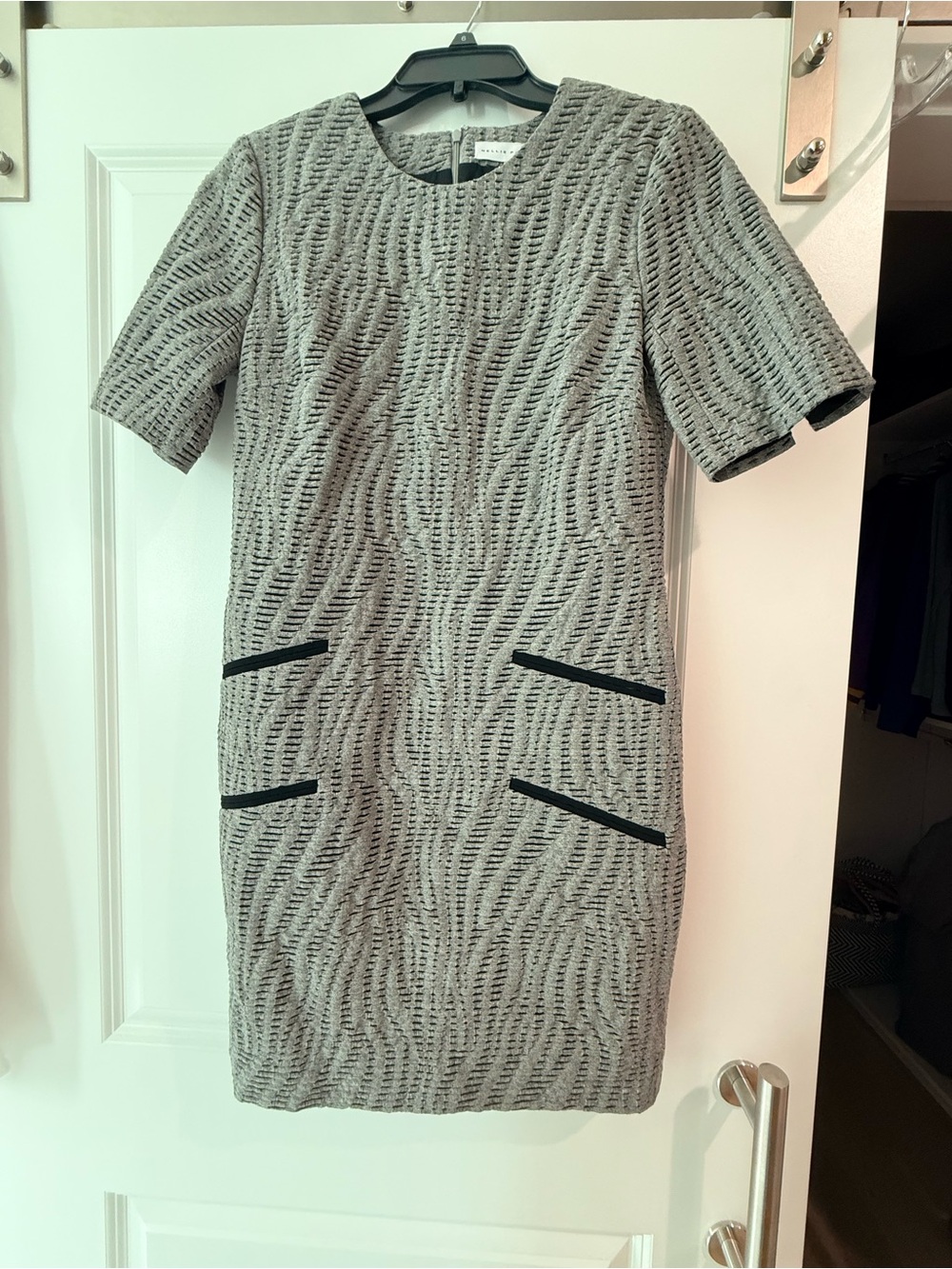 PARTOW Gray Textured Short-Sleeve Wool Blend Shift Dress with Silk Lining